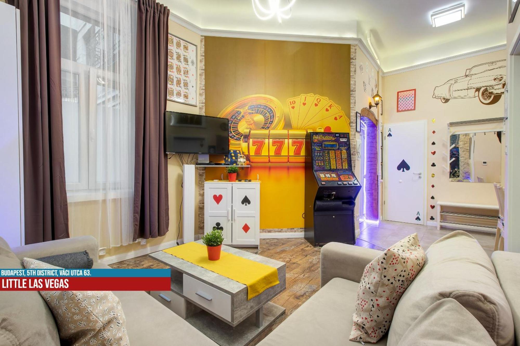 Little Americas Main Street Apartments Budapest Exteriör bild
